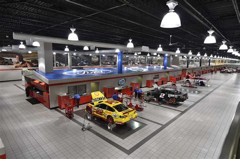 team penske store locations